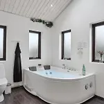 Three-bedroom In 约灵