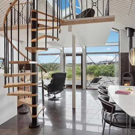 Feriehus Three-bedroom In