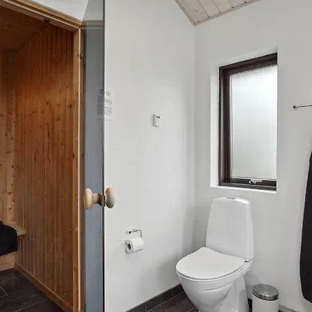 Three-bedroom In Hjørring
