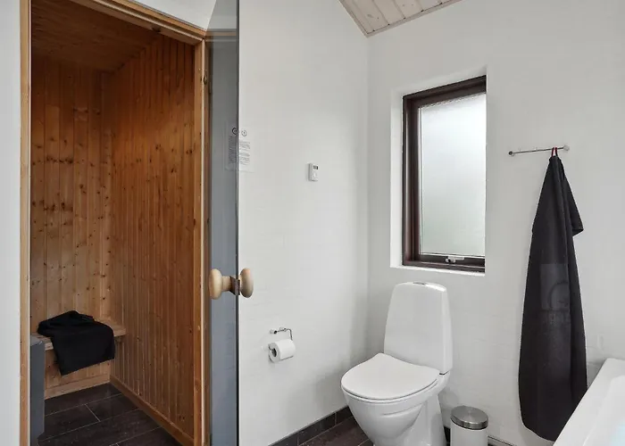 Three-bedroom In Hjørring